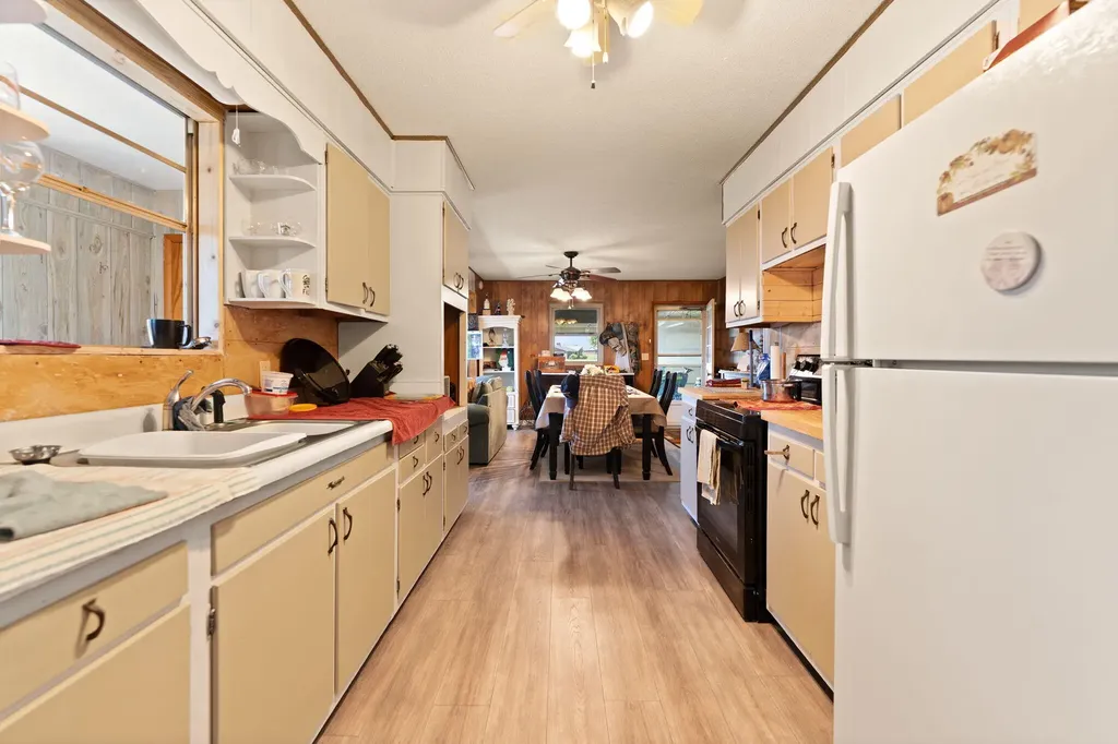 2665 Kentucky 80 Windsor KY 42565