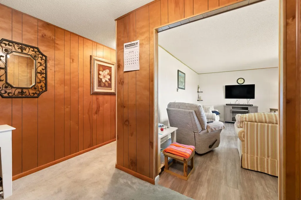 2665 Kentucky 80 Windsor KY 42565