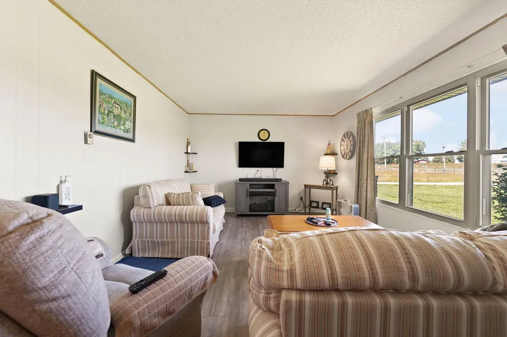 2665 Kentucky 80 Windsor KY 42565