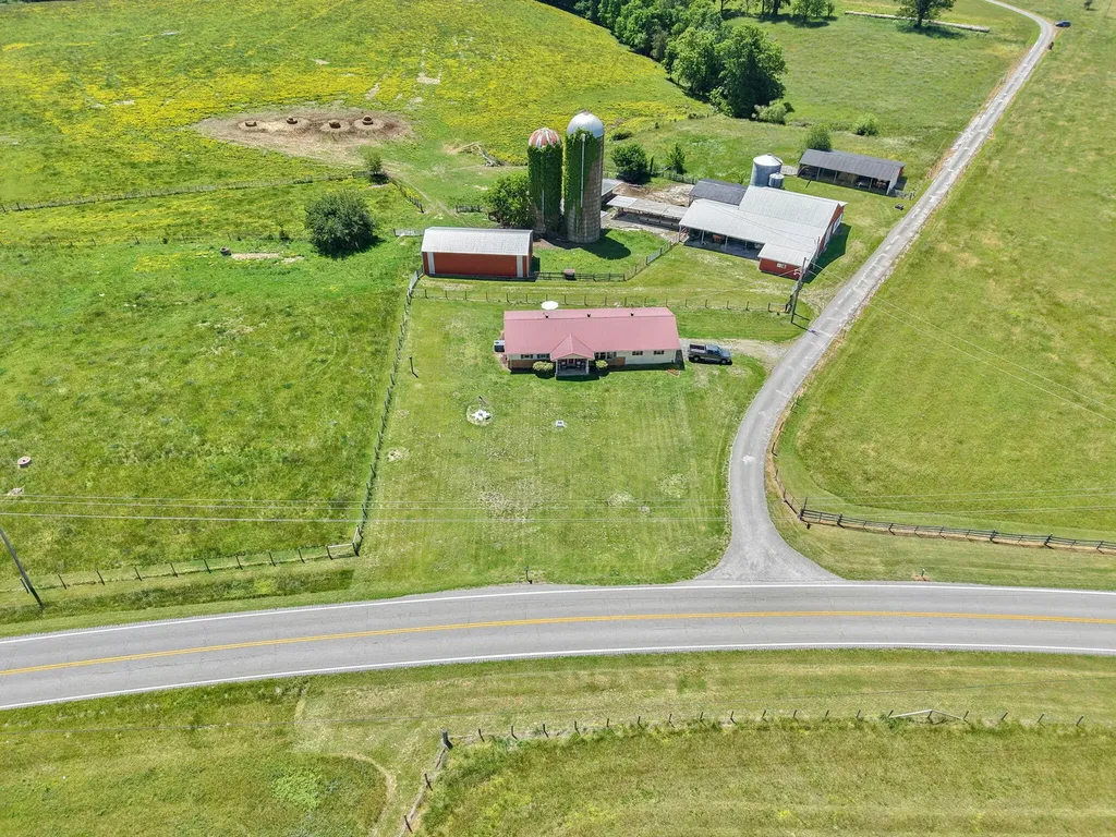 2665 Kentucky 80 Windsor KY 42565