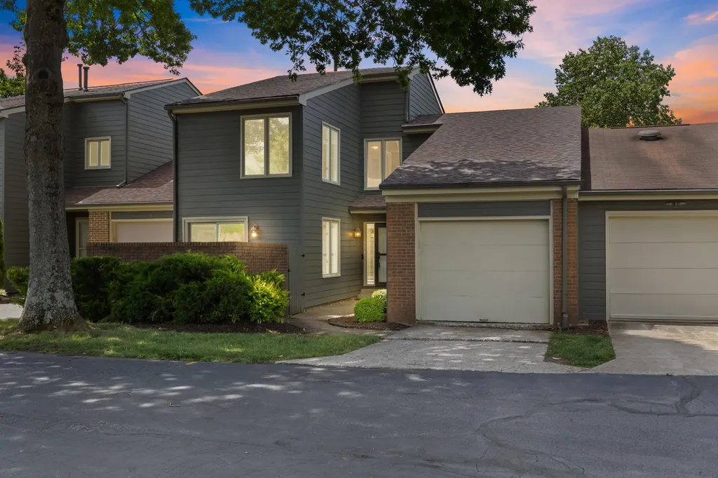2140 Fort Harrods Drive Lexington KY 40513