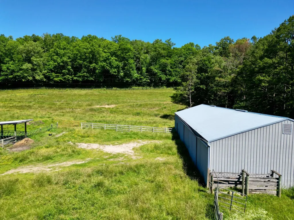 1235 Long Branch-land Beattyville KY 41311