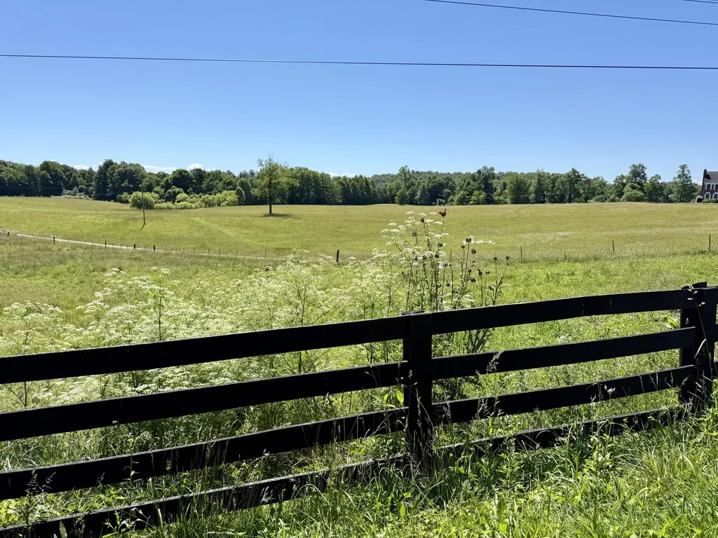 1235 Long Branch-land Beattyville KY 41311