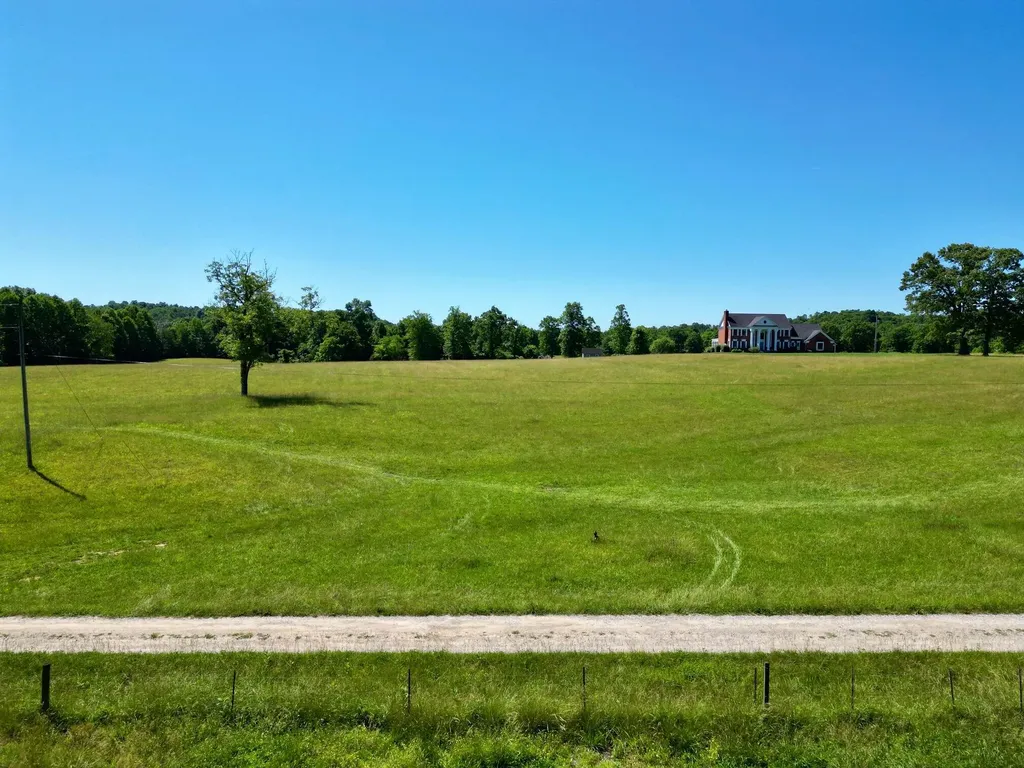 1235 Long Branch-land Beattyville KY 41311