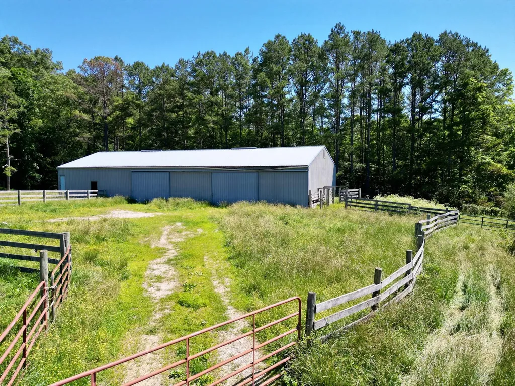1235 Long Branch-land Beattyville KY 41311