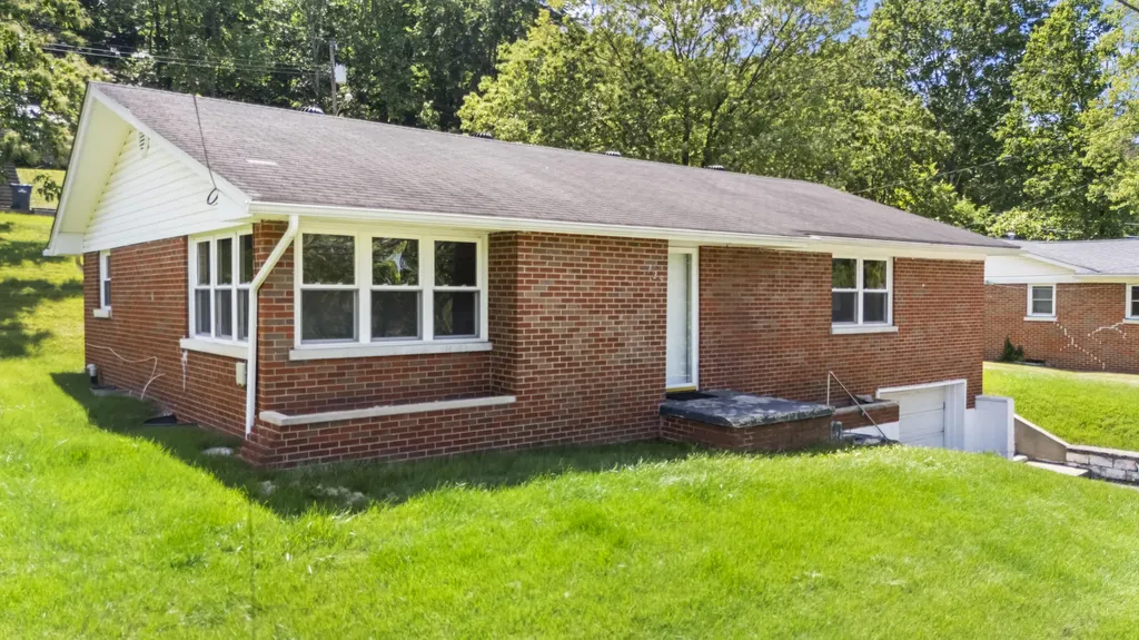 725 W Sun Street Morehead KY 40351