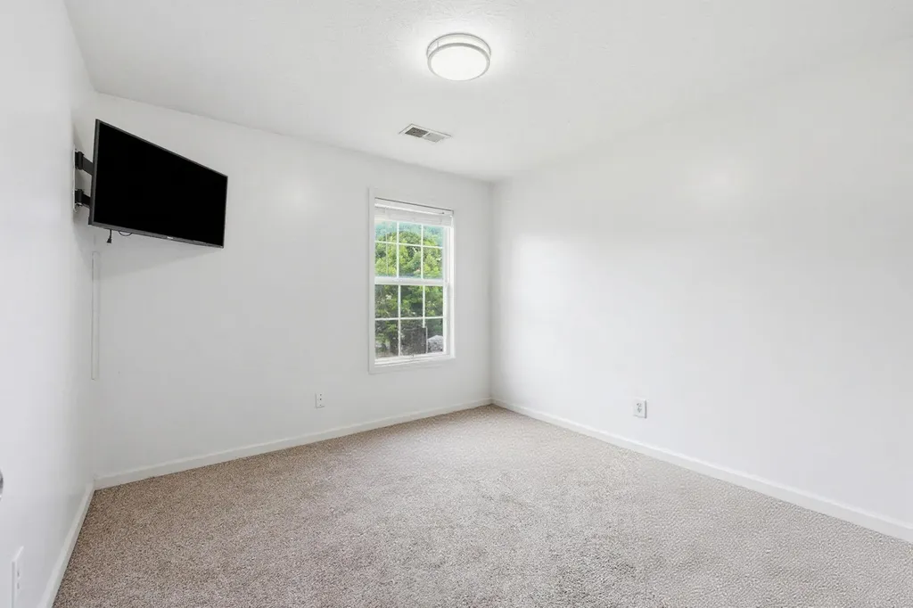2992 Sandersville Road Lexington KY 40511