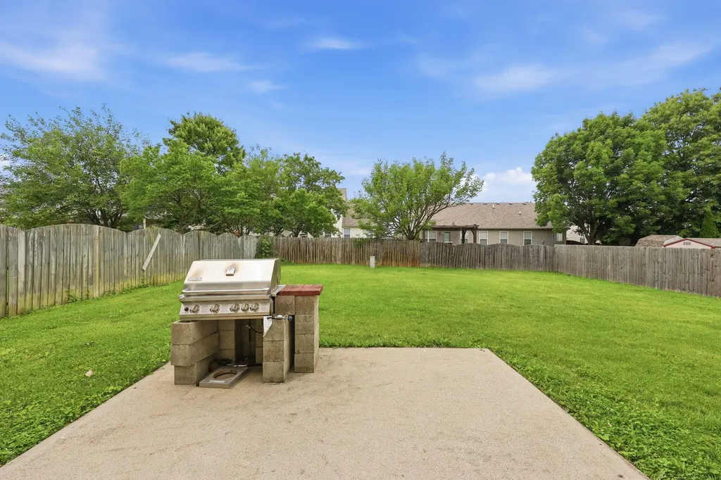 2992 Sandersville Road Lexington KY 40511
