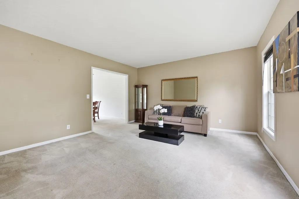 2992 Sandersville Road Lexington KY 40511