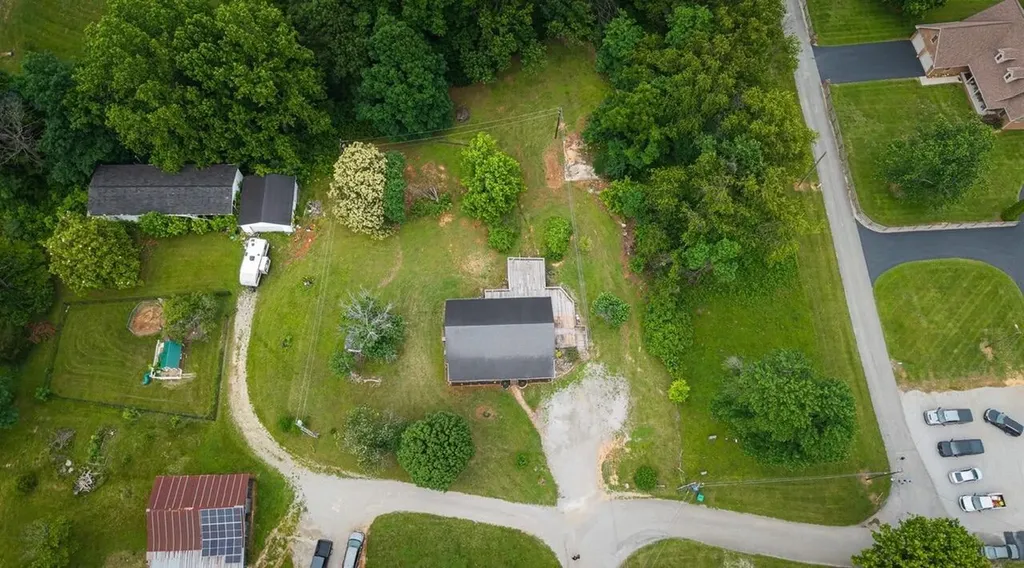228 Whitaker Road Somerset KY 42503
