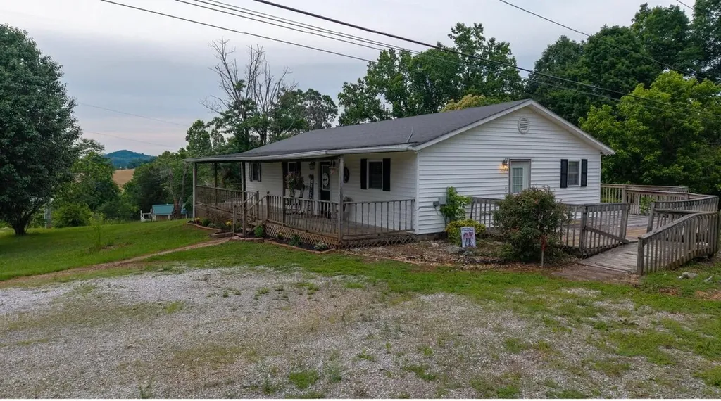 228 Whitaker Road Somerset KY 42503