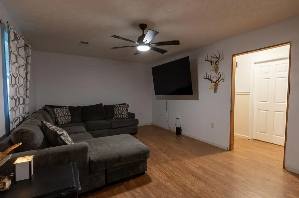 228 Whitaker Road Somerset KY 42503