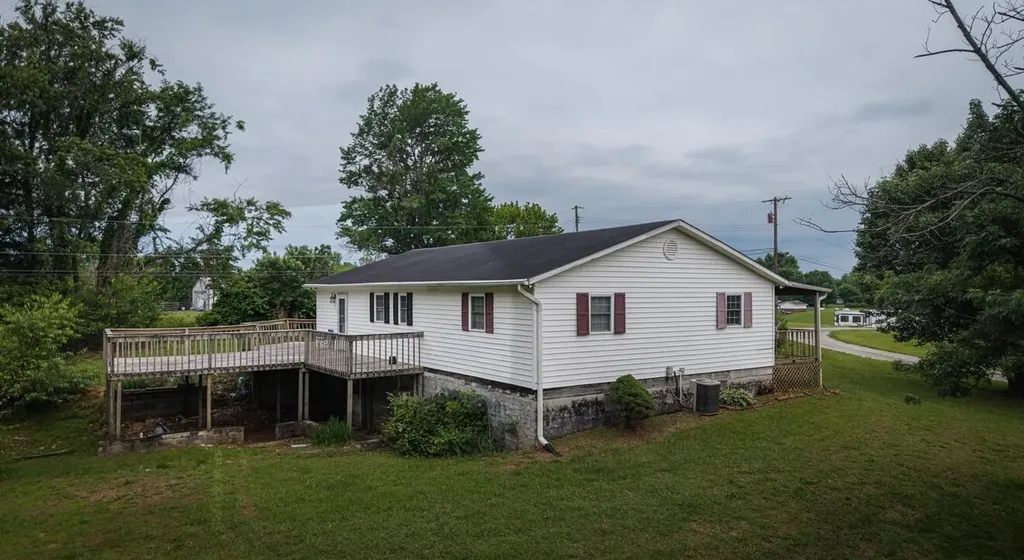 228 Whitaker Road Somerset KY 42503