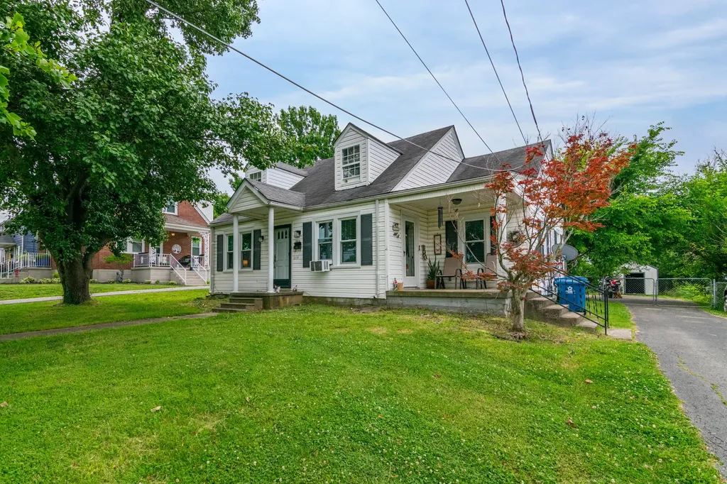 632 Mooreland Avenue Harrodsburg KY 40330