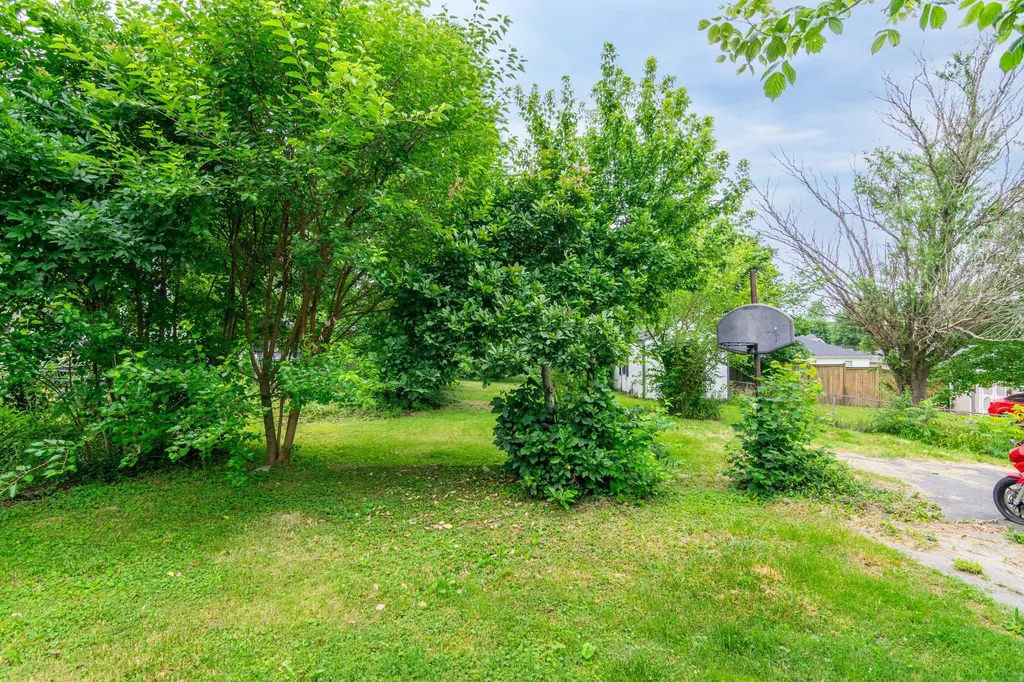 632 Mooreland Avenue Harrodsburg KY 40330
