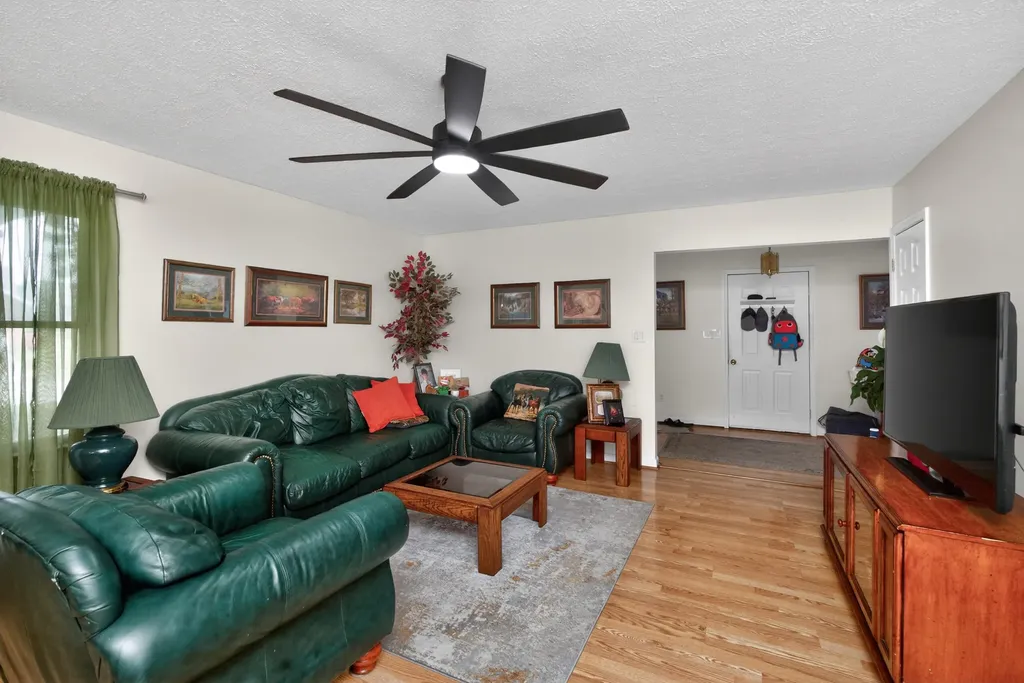 312 Bell Lawn Drive Nicholasville KY 40356