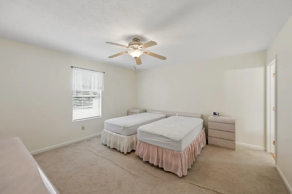 1073 Indian Trail Lawrenceburg KY 40342