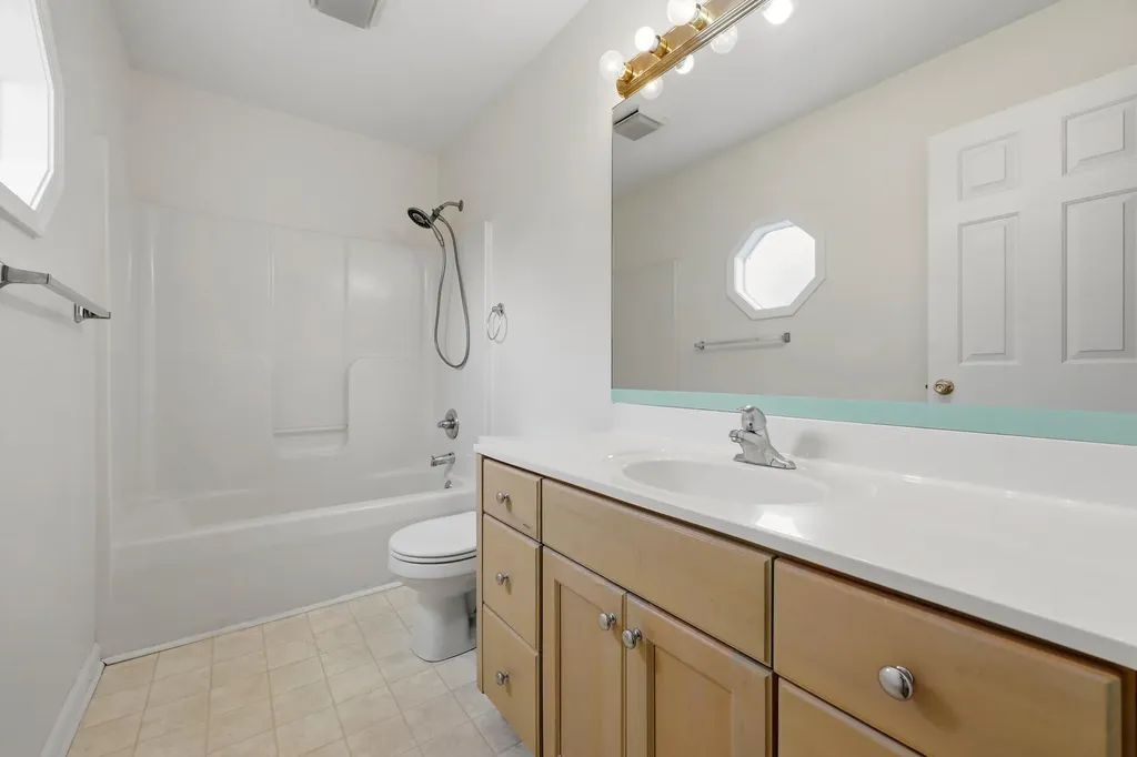 1073 Indian Trail Lawrenceburg KY 40342
