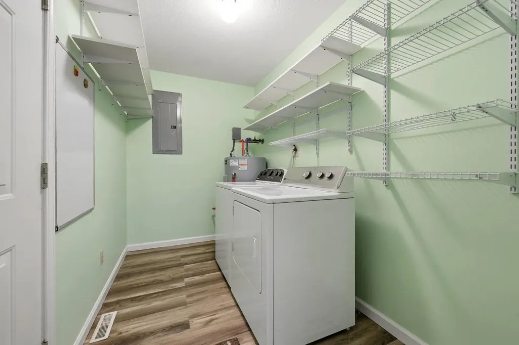 1073 Indian Trail Lawrenceburg KY 40342