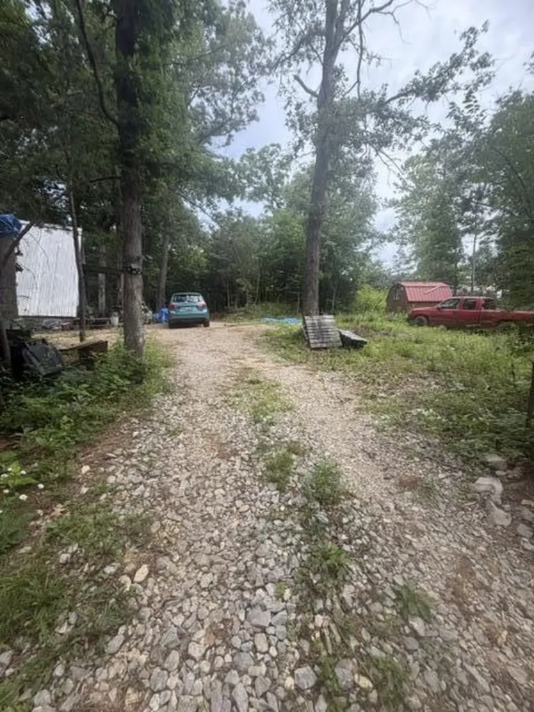 970 Lakeshore Drive Burnside KY 42519