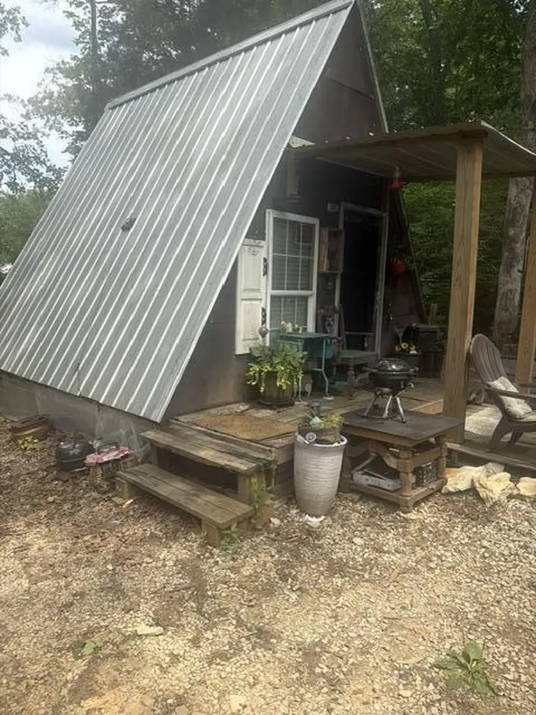 970 Lakeshore Drive Burnside KY 42519