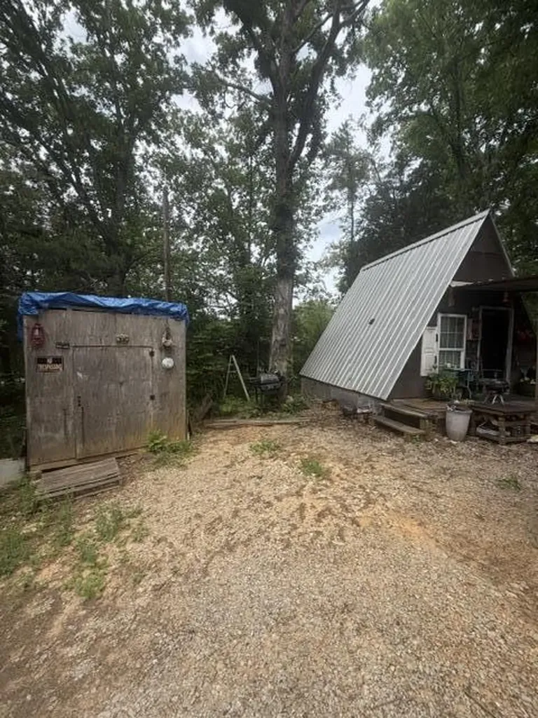 970 Lakeshore Drive Burnside KY 42519
