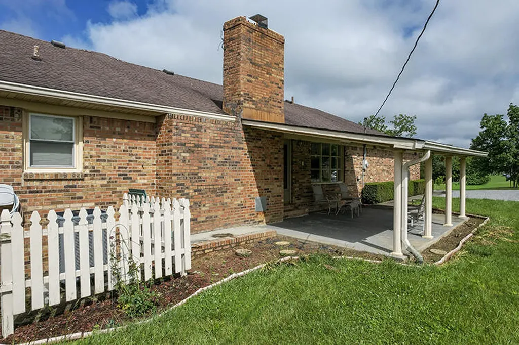 690 Whites Road Perryville KY 40468