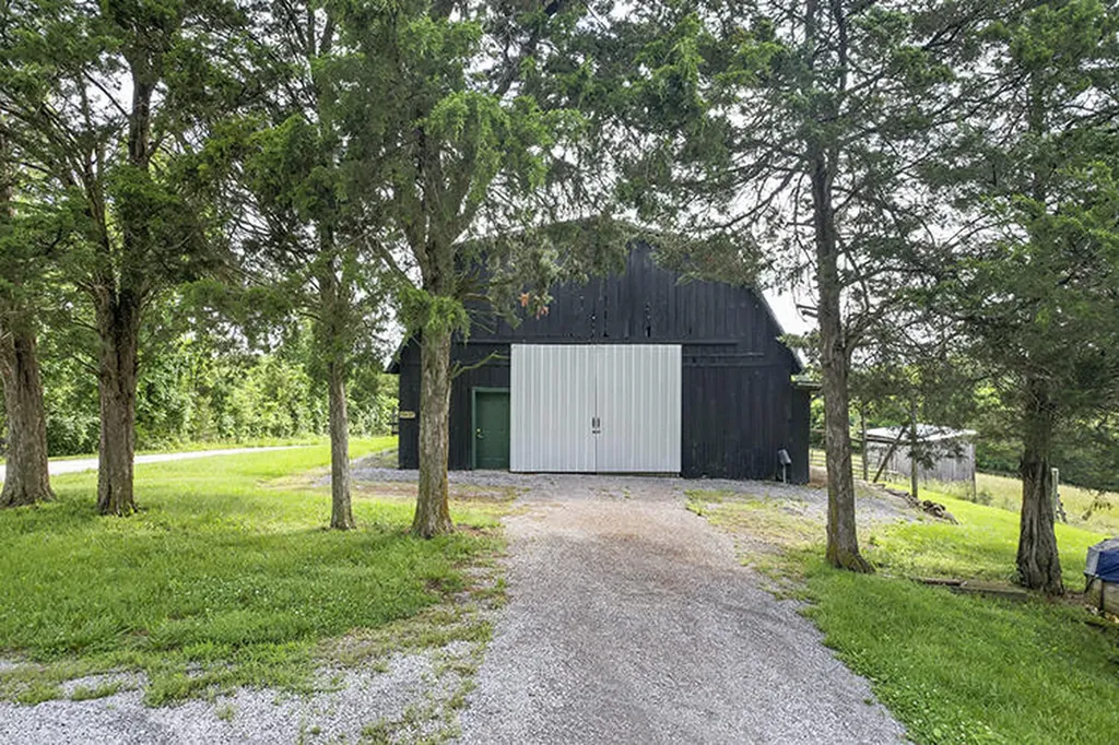 690 Whites Road Perryville KY 40468