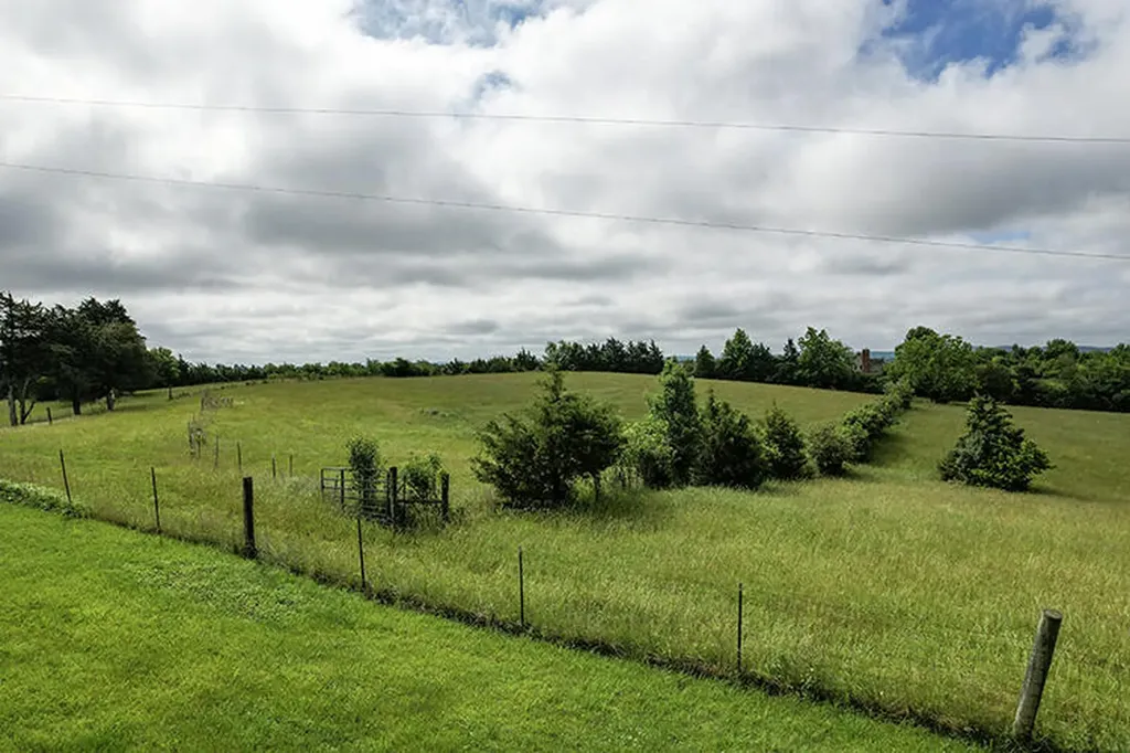 690 Whites Road Perryville KY 40468