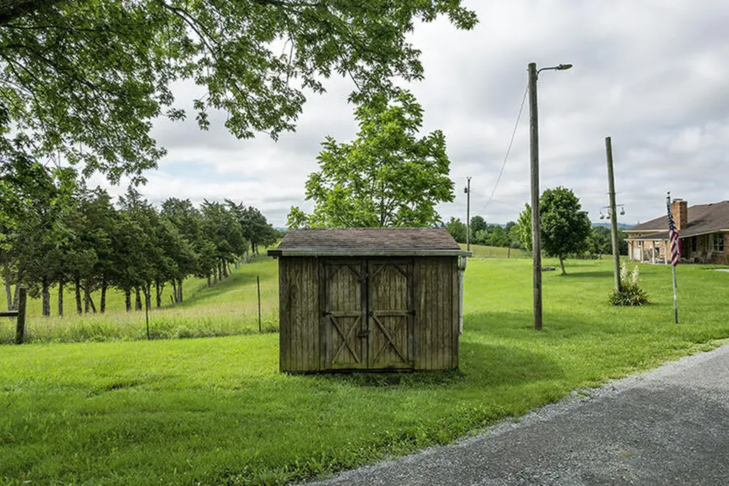 690 Whites Road Perryville KY 40468