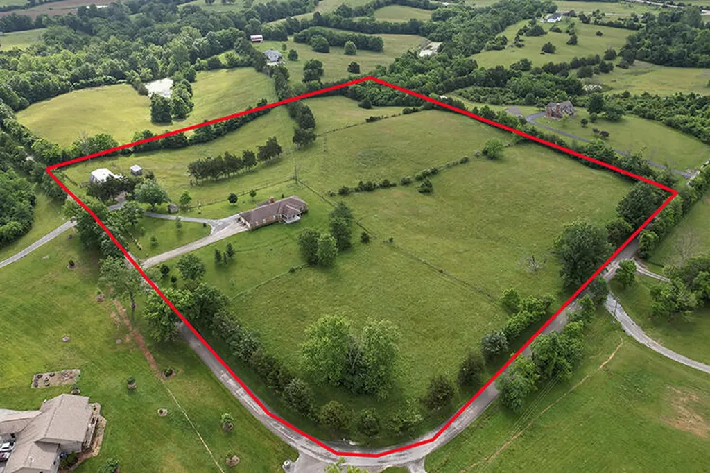 690 Whites Road Perryville KY 40468