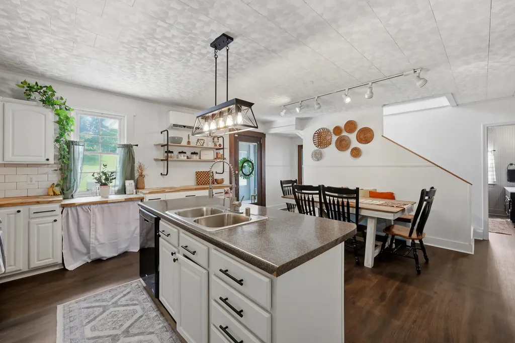 1697 Stamping Ground Road Georgetown KY 40324