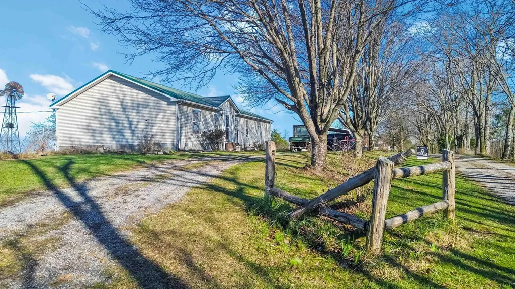 704 Cardwell Road Harrodsburg KY 40330