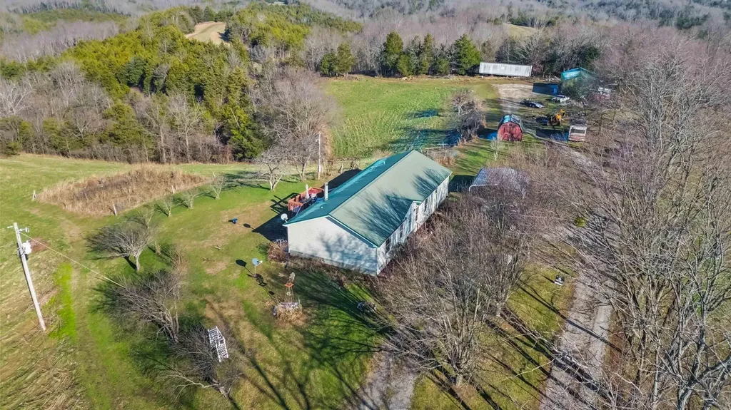 704 Cardwell Road Harrodsburg KY 40330