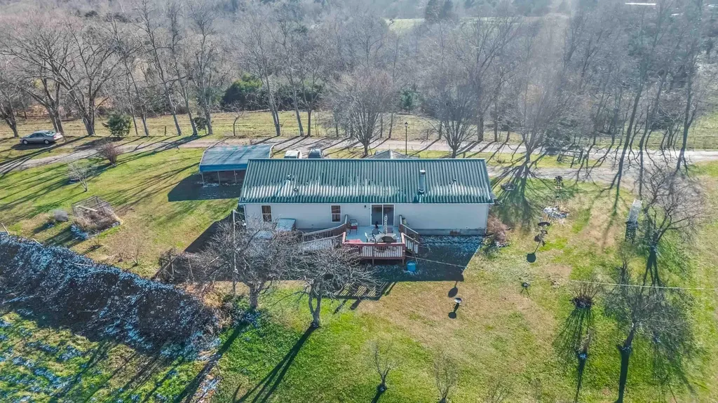 704 Cardwell Road Harrodsburg KY 40330