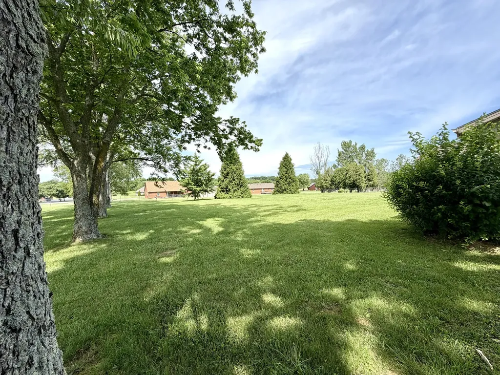 166 Secretariat Drive Harrodsburg KY 40330