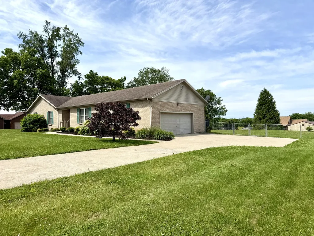 166 Secretariat Drive Harrodsburg KY 40330