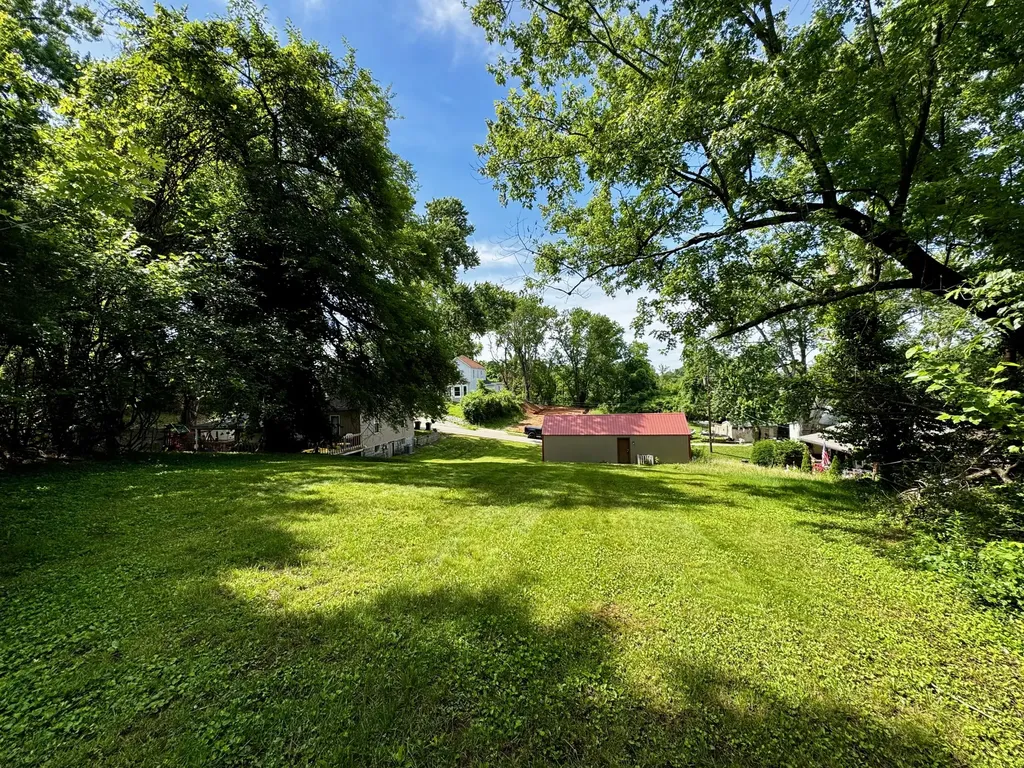 102 Miller Street Somerset KY 42501