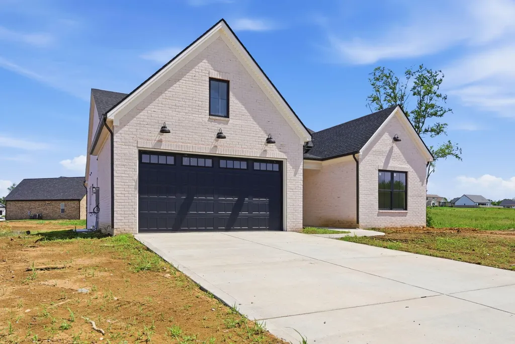 229 Madison Avenue Nicholasville KY 40356