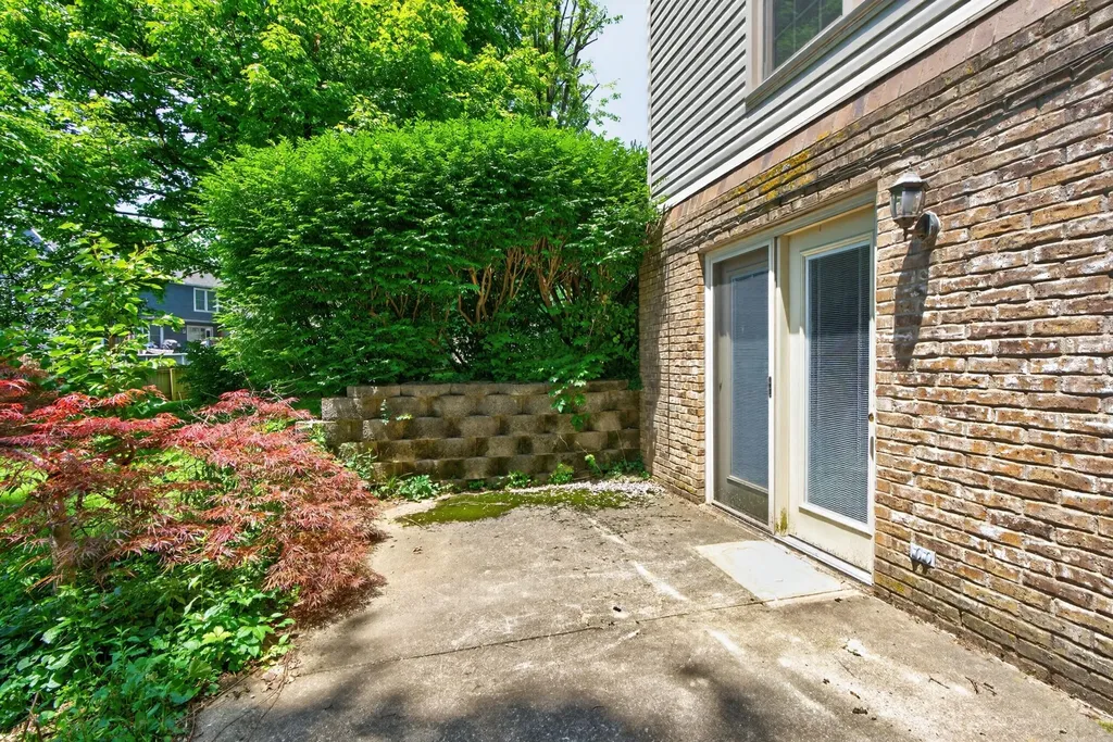 1005 Crimson Creek Drive Lexington KY 40509