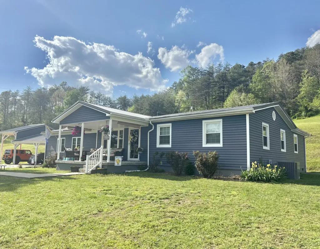 1040 Highway 469 Martha KY 41159