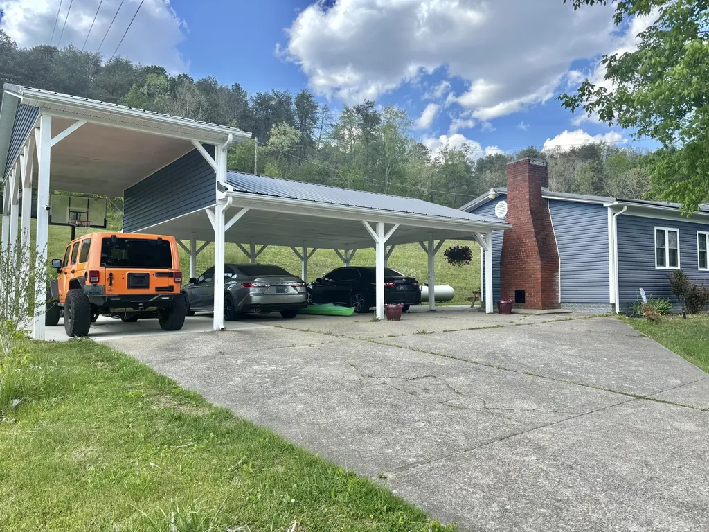 1040 Highway 469 Martha KY 41159