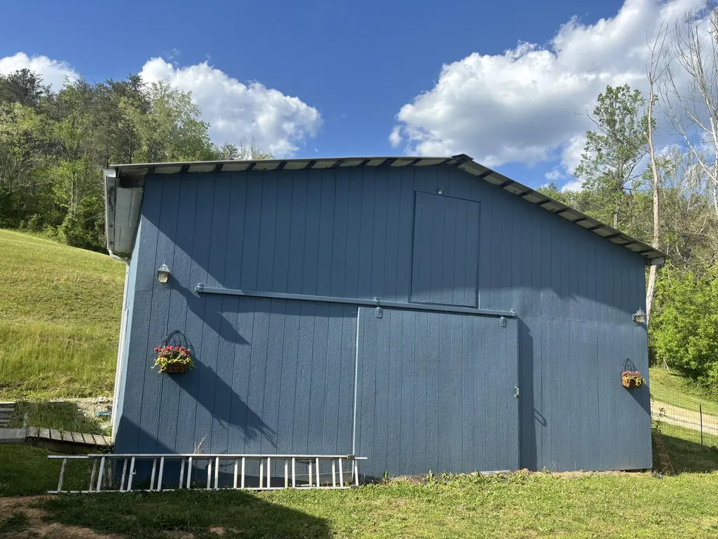 1040 Highway 469 Martha KY 41159