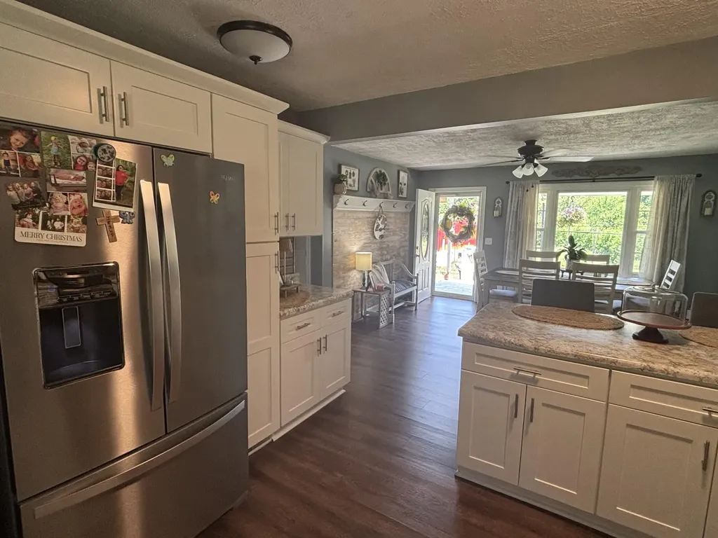 1040 Highway 469 Martha KY 41159