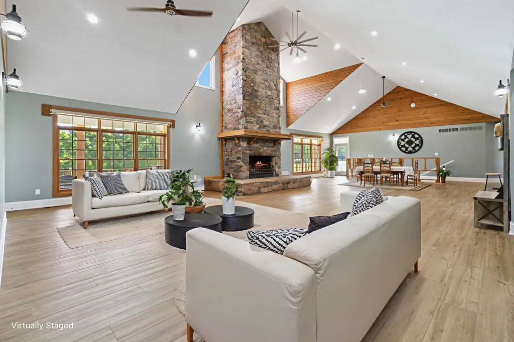 1599 Woodlake Road Midway KY 40347
