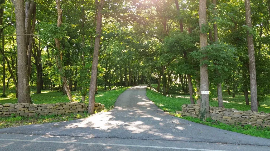 1599 Woodlake Road Midway KY 40347
