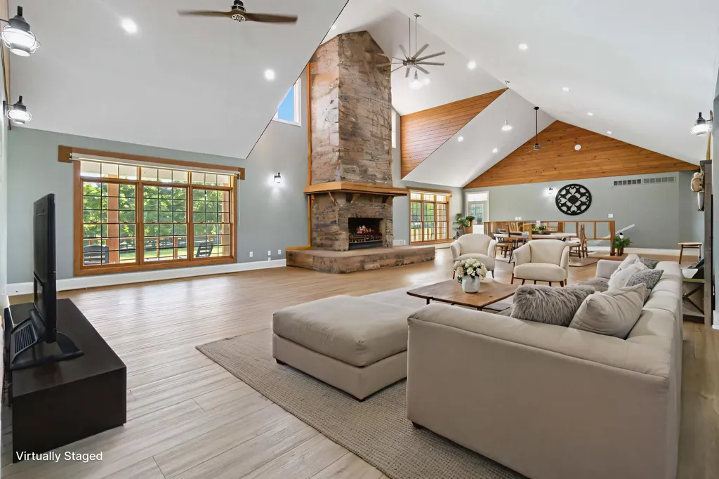 1599 Woodlake Road Midway KY 40347