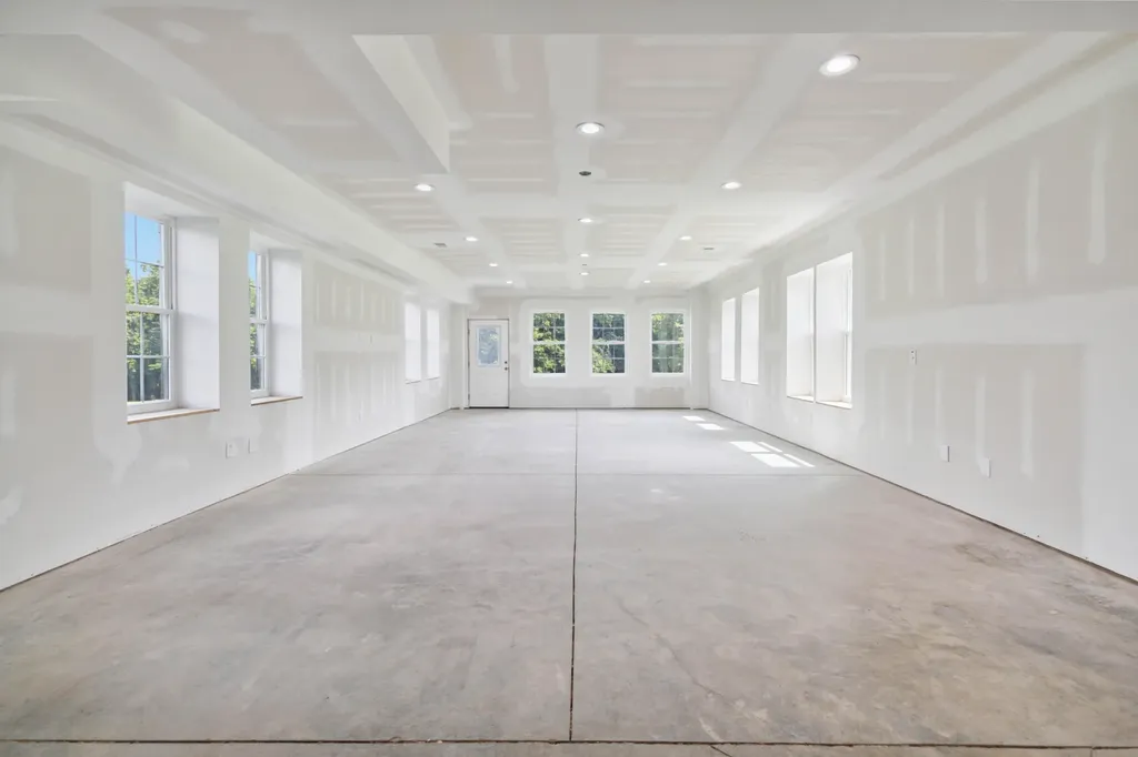 1599 Woodlake Road Midway KY 40347