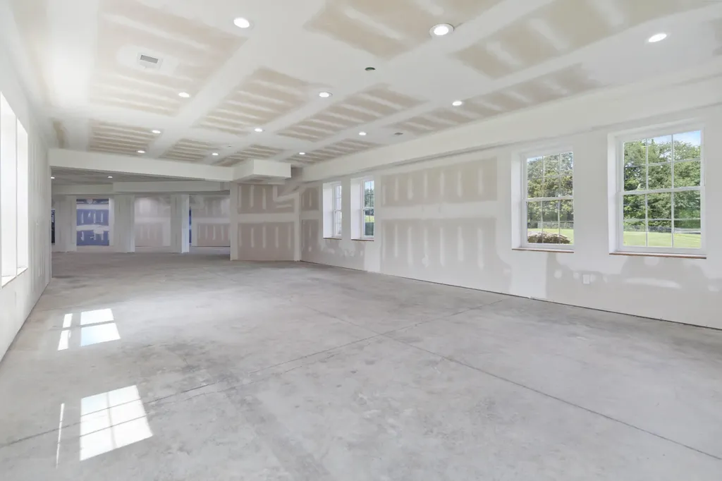 1599 Woodlake Road Midway KY 40347