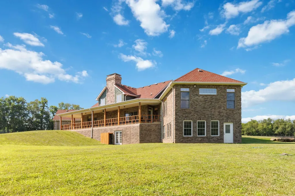 1599 Woodlake Road Midway KY 40347